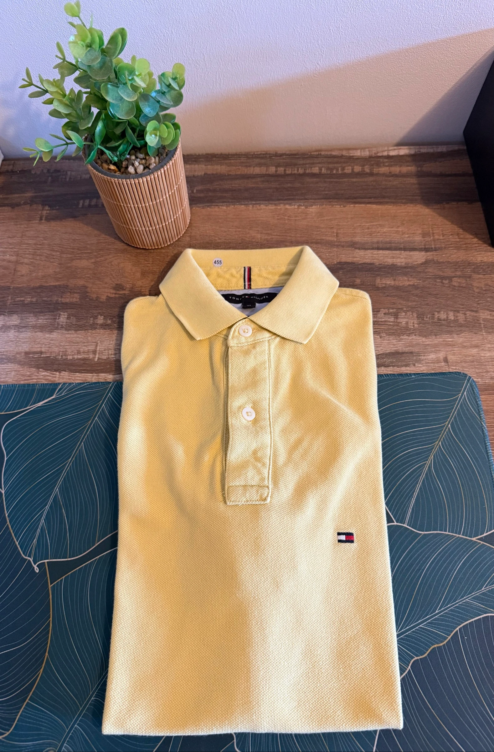 Light yellow Tommy Hilfiger men's XS Slim Fit polo 100% cotton – TBE – photo 3